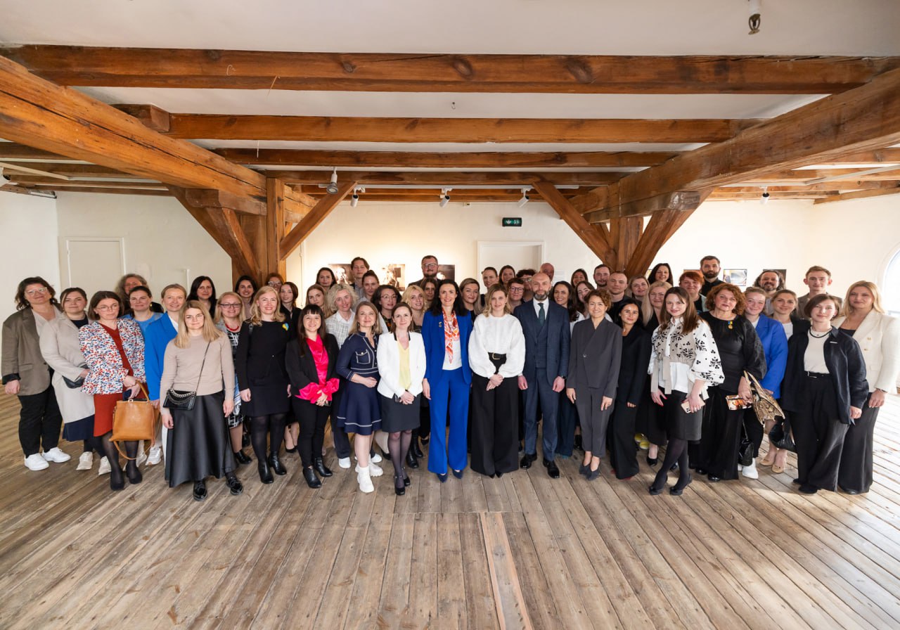 В каком наряде Елена Зеленская покорила королевскую семью Дании: это очень нежно (фото)